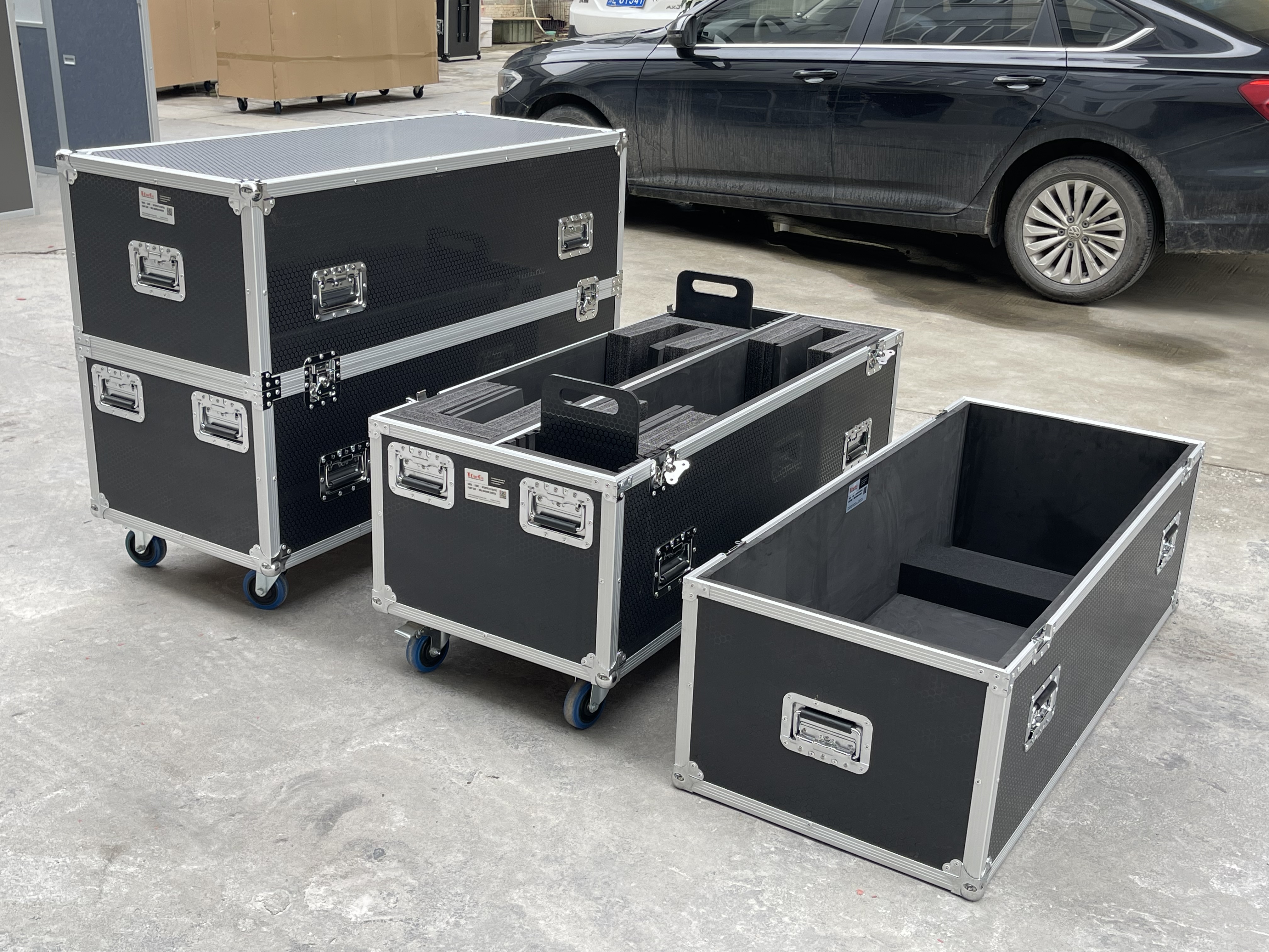 Custom Built Universal Black Plasma LCD Led Screens TV Flight Case With ...