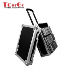 100 CD FLIGHT CASE WITH HANDLE AND WHEELS