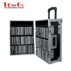 200 CD FLIGHT CASE WITH HANDLE AND WHEELS