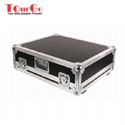 SOUNDCRAFT SI EXPRESSION 1 MIXER FLIGHT CASE